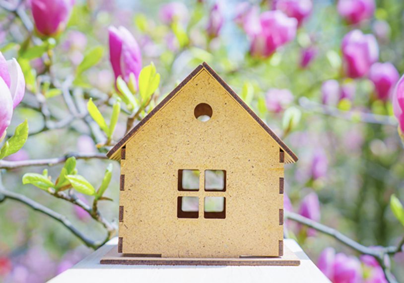 Early spring housing market activity in Hinton, Iowa, highlighting increased buyer demand, mortgage interest rates, and homes for sale in Plymouth County.